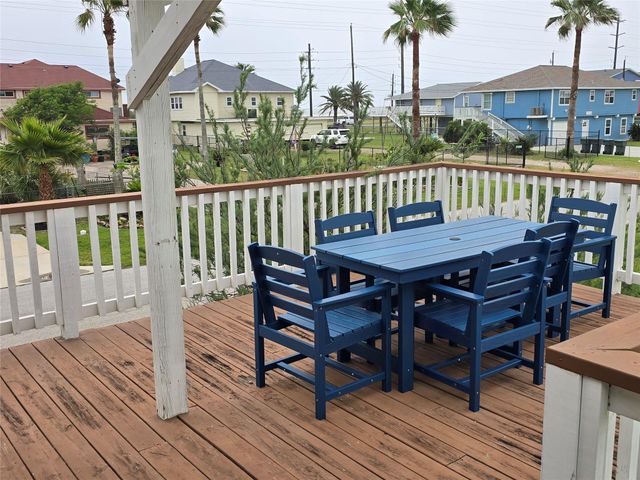 4222 Mason Drive, Galveston, TX 77554