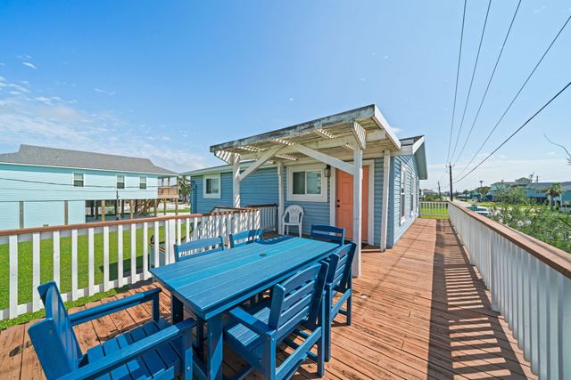 4222 Mason Drive, Galveston, TX 77554