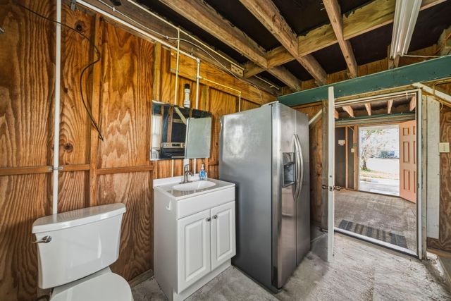 4222 Mason Drive, Galveston, TX 77554