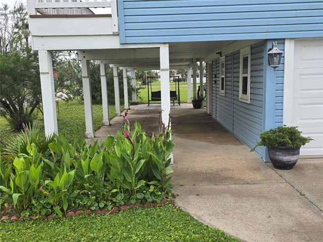 4222 Mason Drive, Galveston, TX 77554