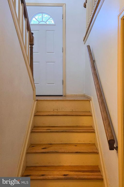 2322 HERSHEY AVE, East Petersburg, PA 17520