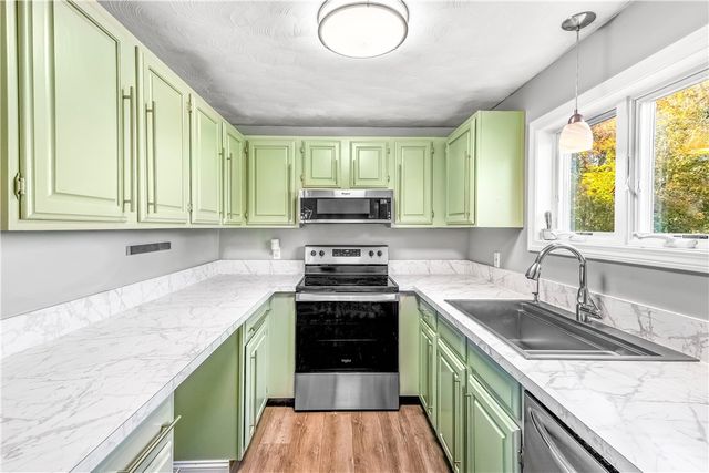 1125 Stafford Road 5, Tiverton, RI 02878