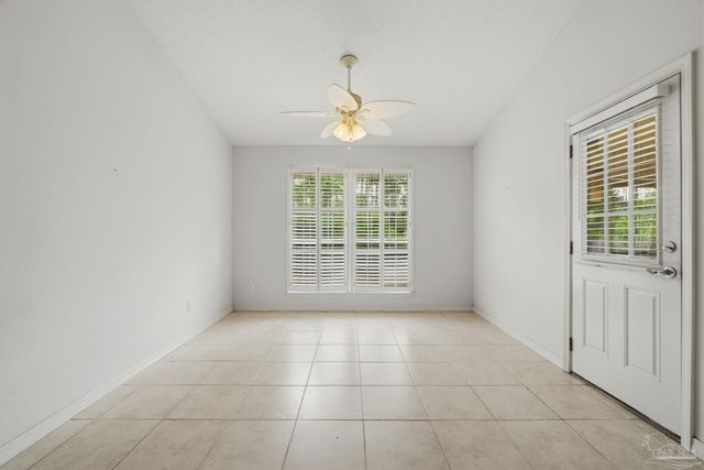 5467 North Shore Rd, Pensacola, FL 32507