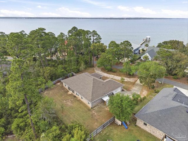 5467 North Shore Rd, Pensacola, FL 32507