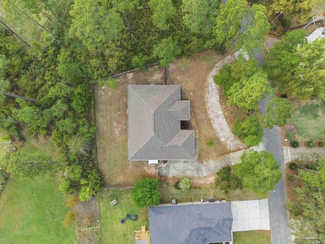 5467 North Shore Rd, Pensacola, FL 32507