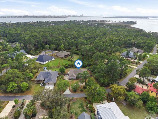 5467 North Shore Rd, Pensacola, FL 32507
