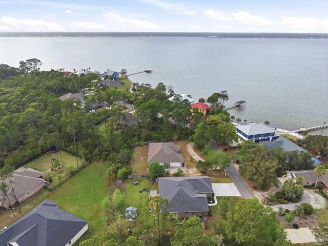 5467 North Shore Rd, Pensacola, FL 32507