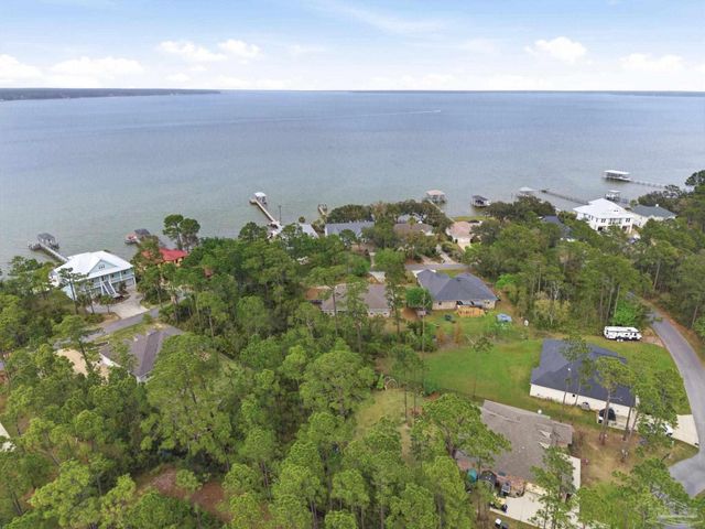 5467 North Shore Rd, Pensacola, FL 32507