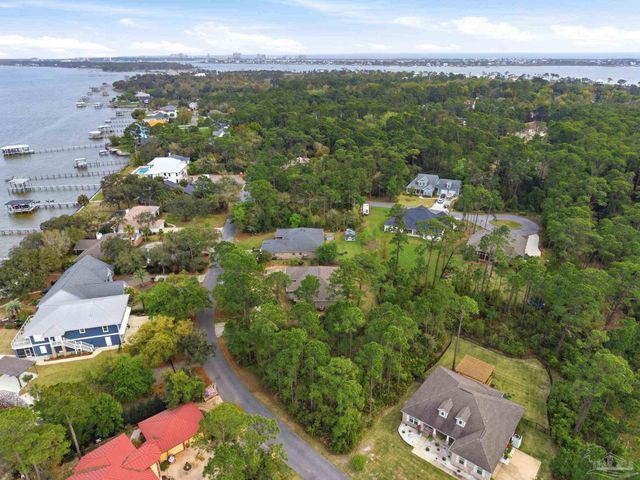 5467 North Shore Rd, Pensacola, FL 32507