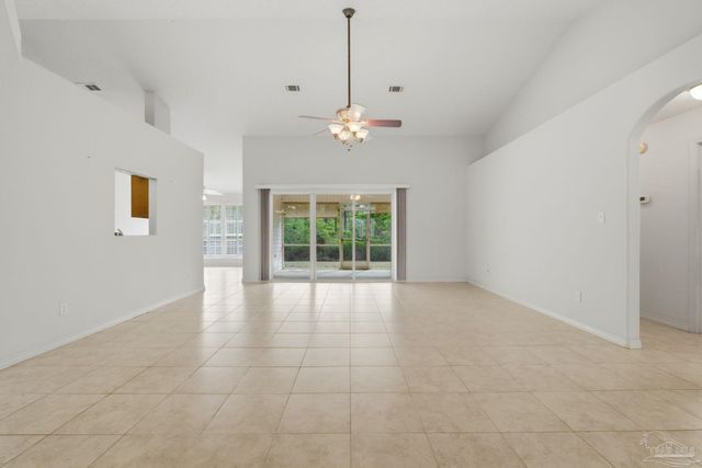 5467 North Shore Rd, Pensacola, FL 32507