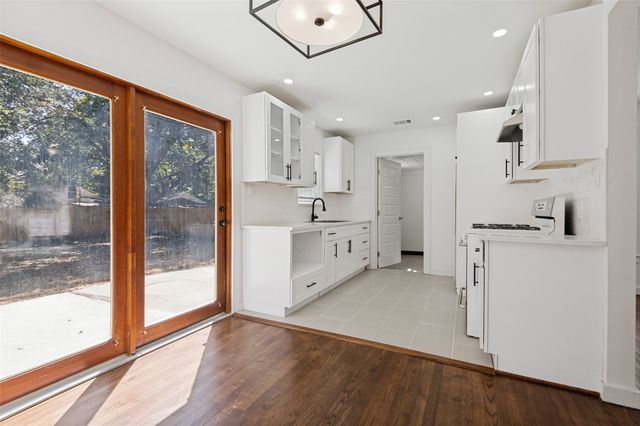 412 E 8th Street, Irving, TX 75060