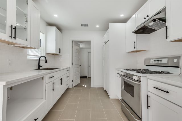 412 E 8th Street, Irving, TX 75060
