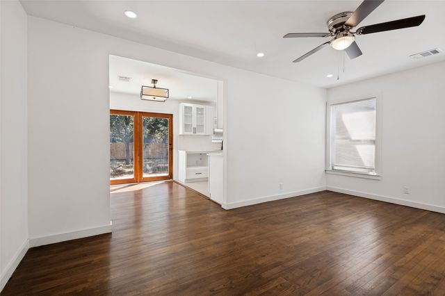 412 E 8th Street, Irving, TX 75060