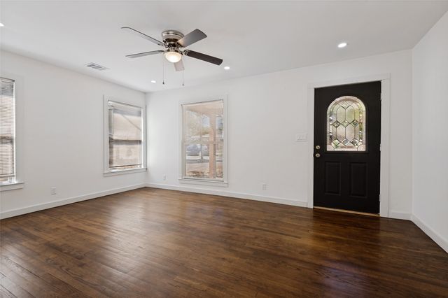 412 E 8th Street, Irving, TX 75060