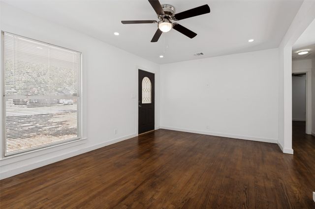 412 E 8th Street, Irving, TX 75060