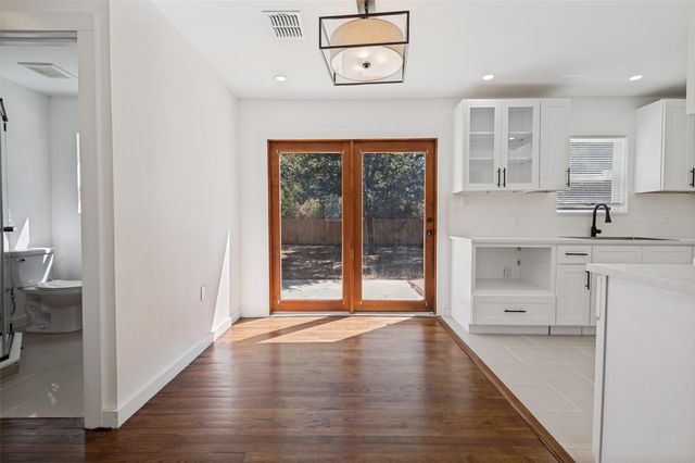 412 E 8th Street, Irving, TX 75060