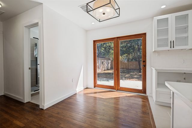 412 E 8th Street, Irving, TX 75060