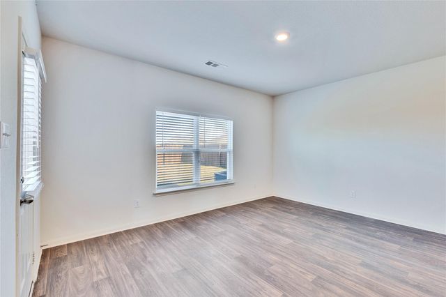 18512 Quiet Range DR, Elgin, TX 78621