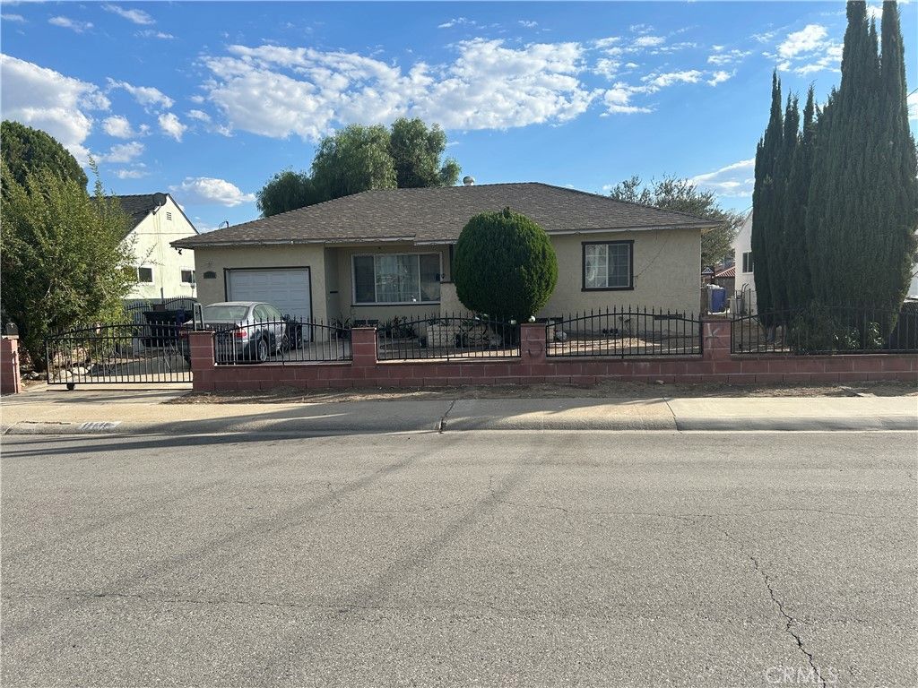 17137 Seville, Fontana, CA 92335 — exterior