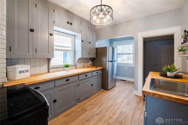 211 Triangle Avenue, Oakwood, OH 45419