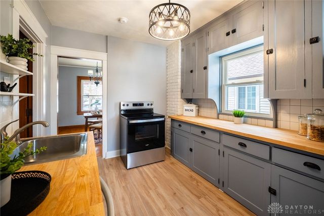 211 Triangle Avenue, Oakwood, OH 45419