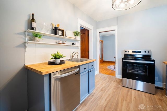 211 Triangle Avenue, Oakwood, OH 45419