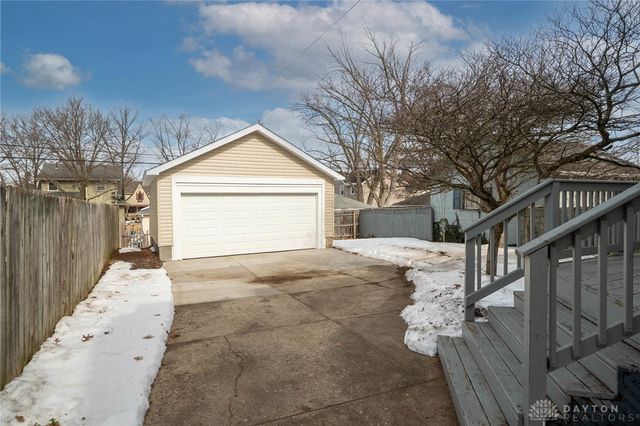 211 Triangle Avenue, Oakwood, OH 45419