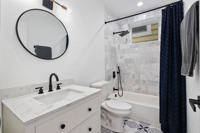 2938 N Leavitt Street, Chicago, IL 60618