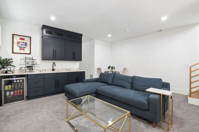 2938 N Leavitt Street, Chicago, IL 60618