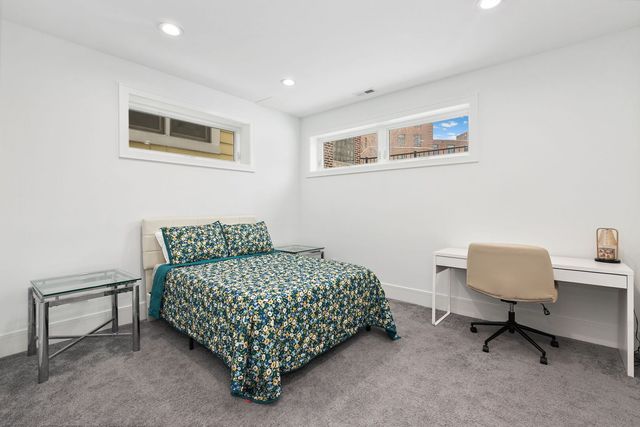 2938 N Leavitt Street, Chicago, IL 60618