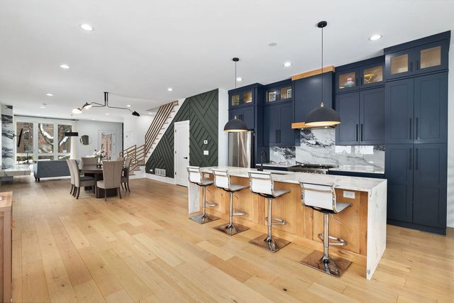 2938 N Leavitt Street, Chicago, IL 60618