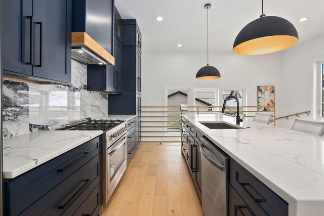 2938 N Leavitt Street, Chicago, IL 60618