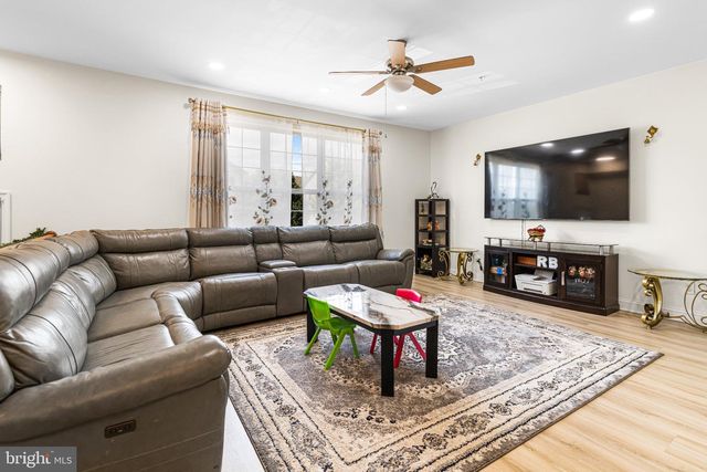 35 BRINKMANNS WAY, Feasterville Trevose, PA 19053