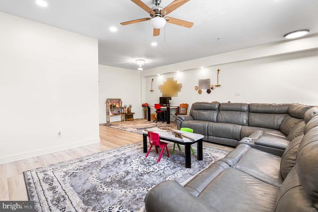 35 BRINKMANNS WAY, Feasterville Trevose, PA 19053