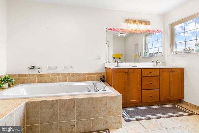 35 BRINKMANNS WAY, Feasterville Trevose, PA 19053