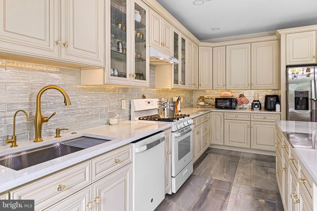 35 BRINKMANNS WAY, Feasterville Trevose, PA 19053