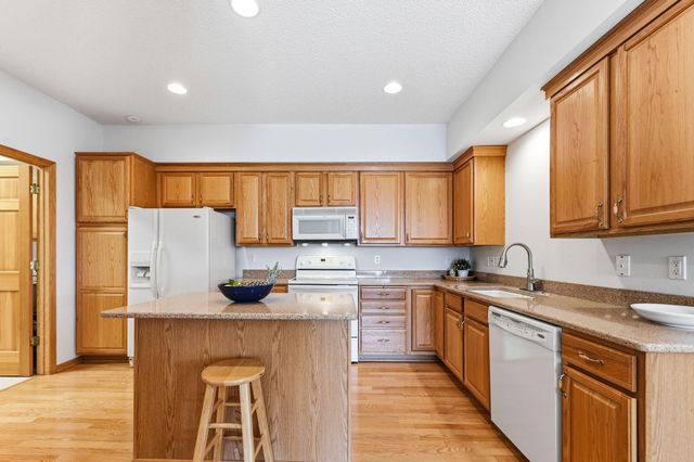 14018 54th Avenue N 3, Plymouth, MN 55446