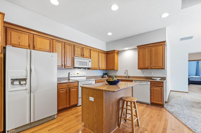 14018 54th Avenue N 3, Plymouth, MN 55446