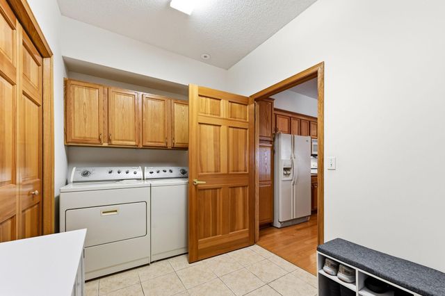 14018 54th Avenue N 3, Plymouth, MN 55446