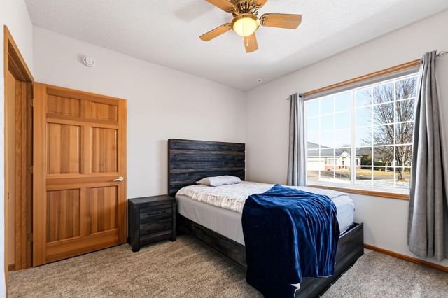 14018 54th Avenue N 3, Plymouth, MN 55446