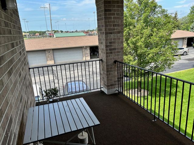 1368 Lehman Drive, Crown Point, IN 46307