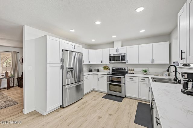 8128 E EMELITA Court, Mesa, AZ 85208