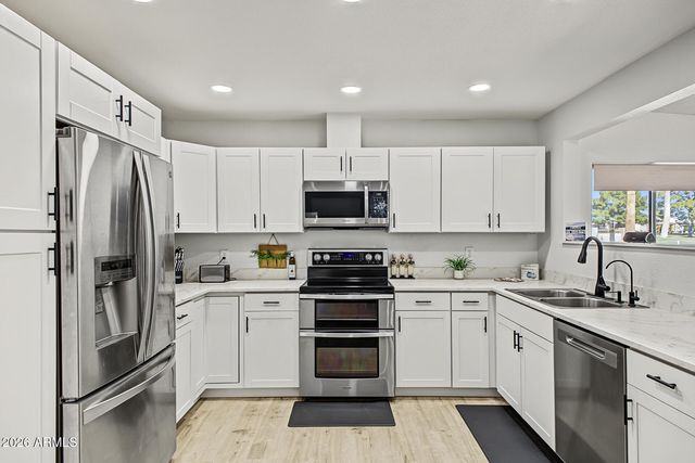 8128 E EMELITA Court, Mesa, AZ 85208