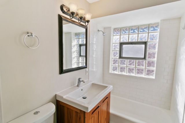 3133 W 101st Street, Evergreen Park, IL 60805