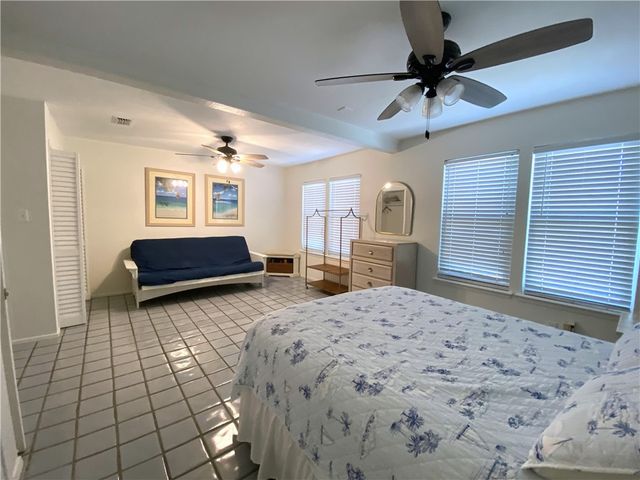 13933 Man O War Ct, Corpus Christi, TX 78418