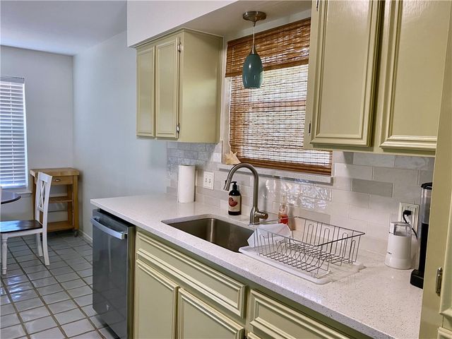 13933 Man O War Ct, Corpus Christi, TX 78418