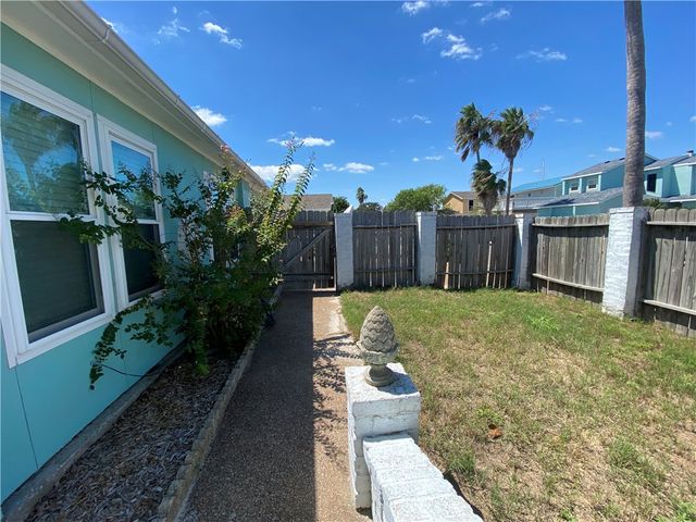 13933 Man O War Ct, Corpus Christi, TX 78418