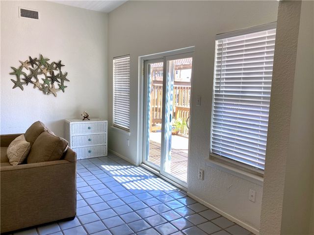 13933 Man O War Ct, Corpus Christi, TX 78418