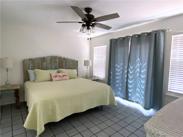 13933 Man O War Ct, Corpus Christi, TX 78418