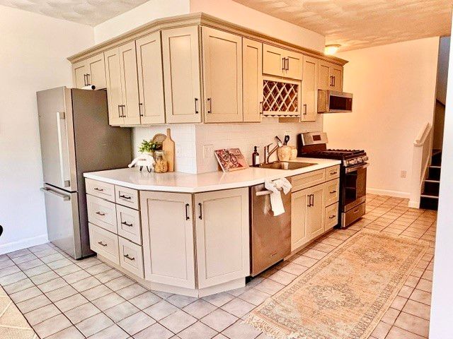 52 Blake Street Street, Warwick, RI 02889